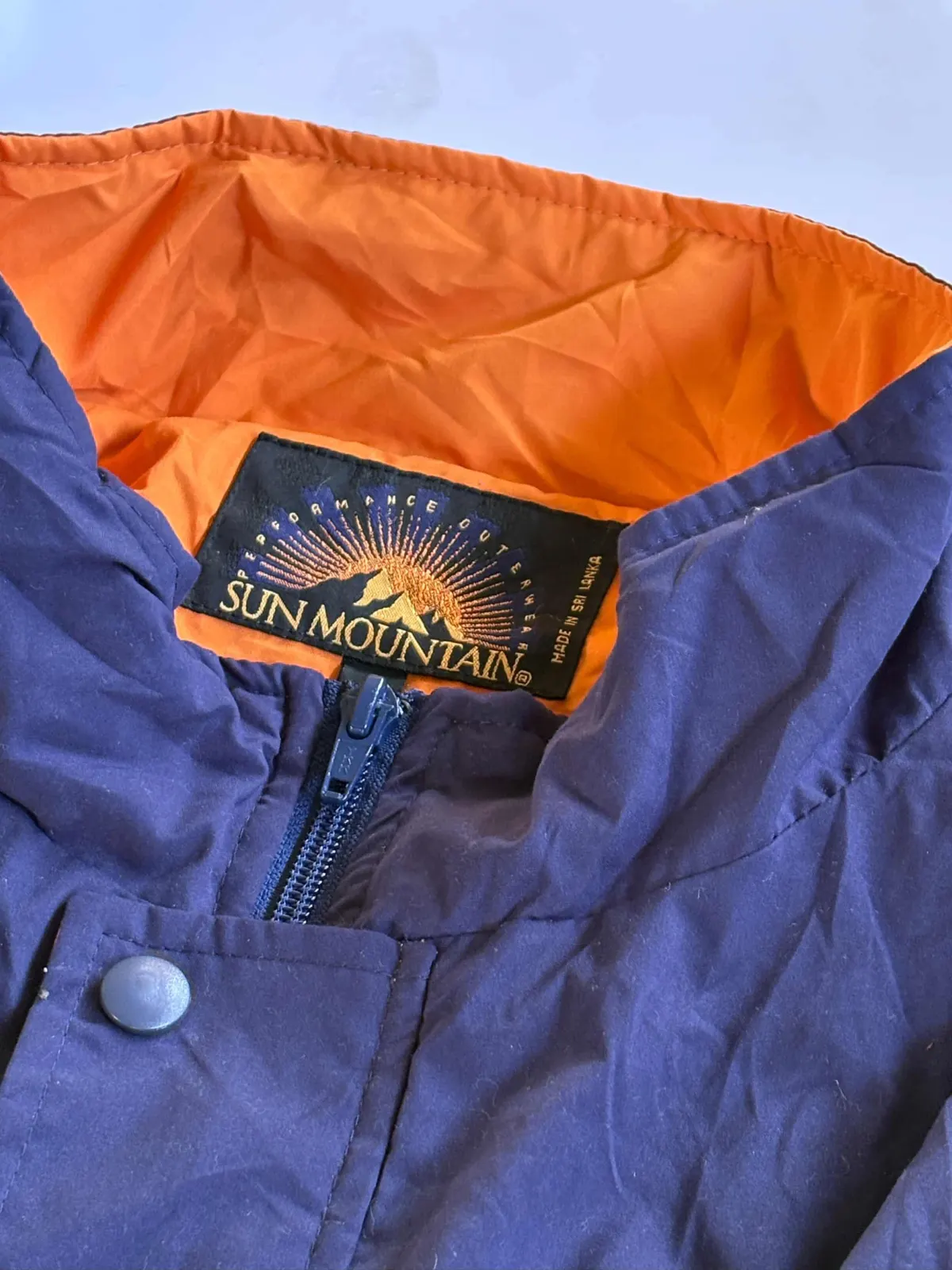 Close-up of the sun mountain label